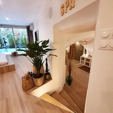 6 4* Nîmes