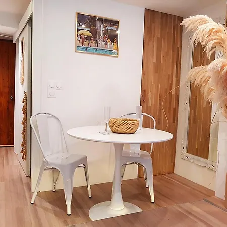 6 Bed & Breakfast