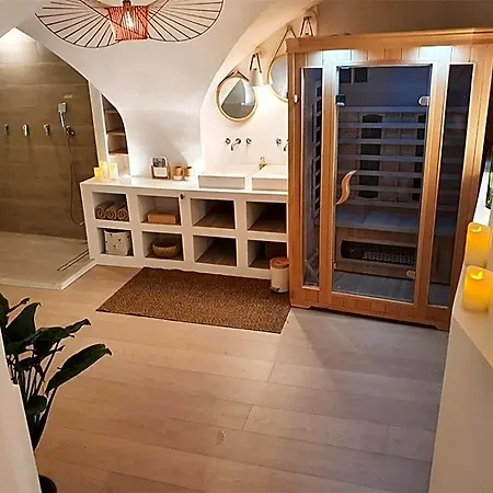 6 4* Nîmes